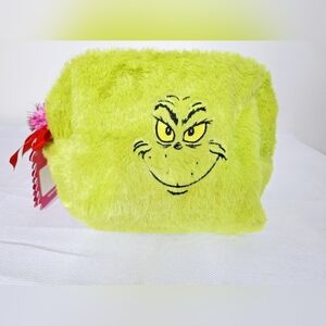 NWT Grinch Brand "The Grinch Glam" Fuzzy naughty, bathset.